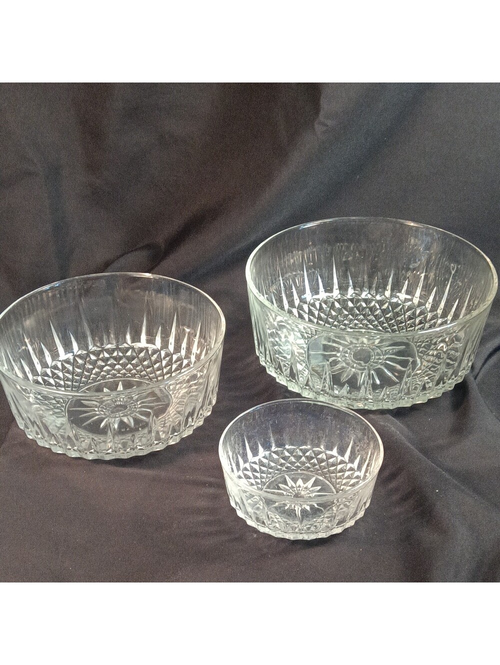 Vintage Arcoroc France Diamant Glass Bowls Set of 3 Nesting 9" 7" 5" Starburst